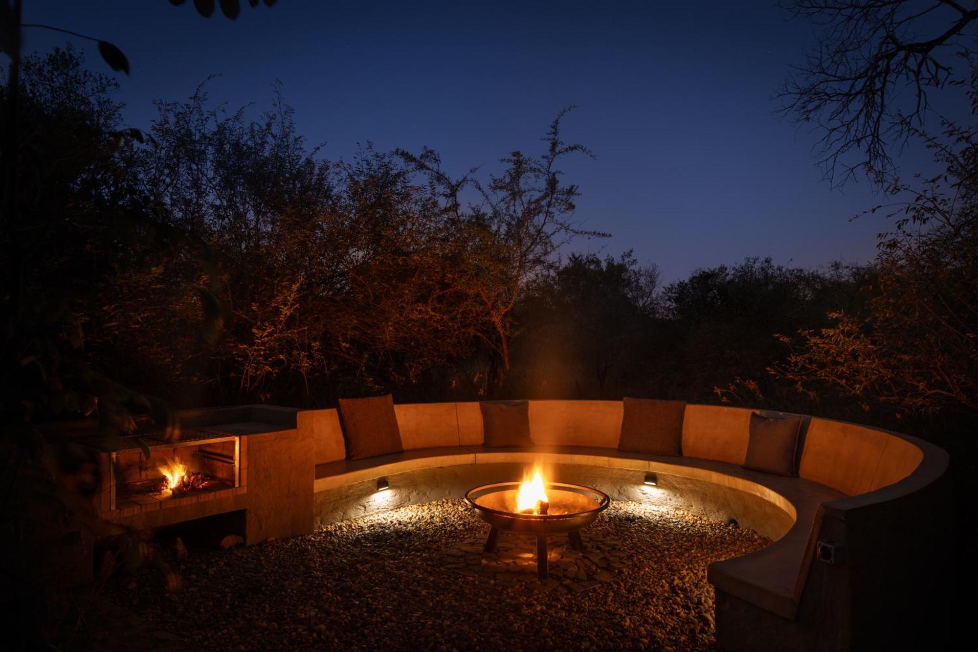 Rixile Kruger Lodge สกูกูซา ภายนอก รูปภาพ
